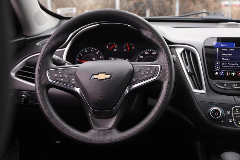 Chevrolet Malibu Vehicle Image 22