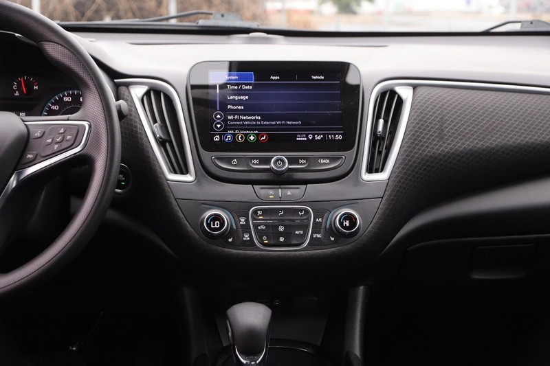 Chevrolet Malibu Vehicle Image 23