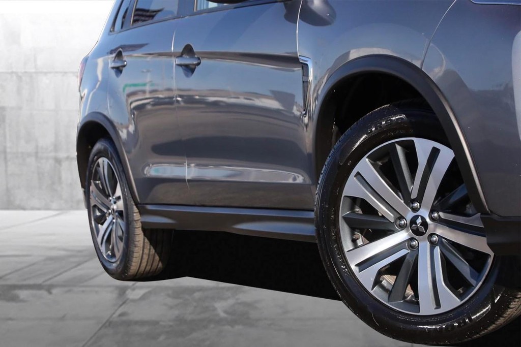 Mitsubishi Outlander Sport Vehicle Image 03