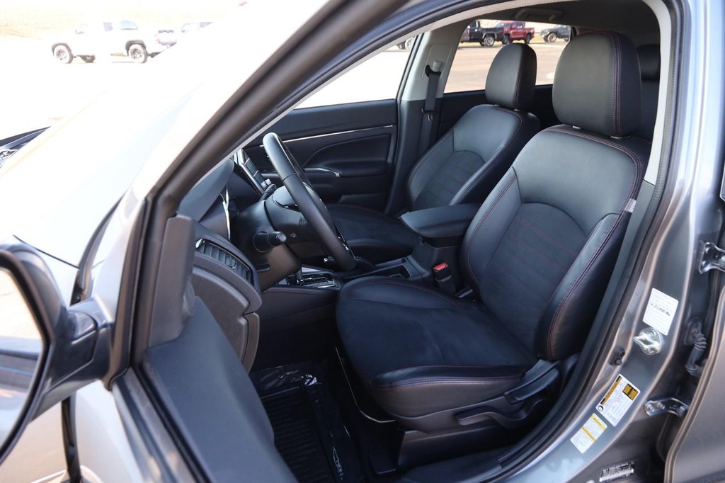 Mitsubishi Outlander Sport Vehicle Image 08