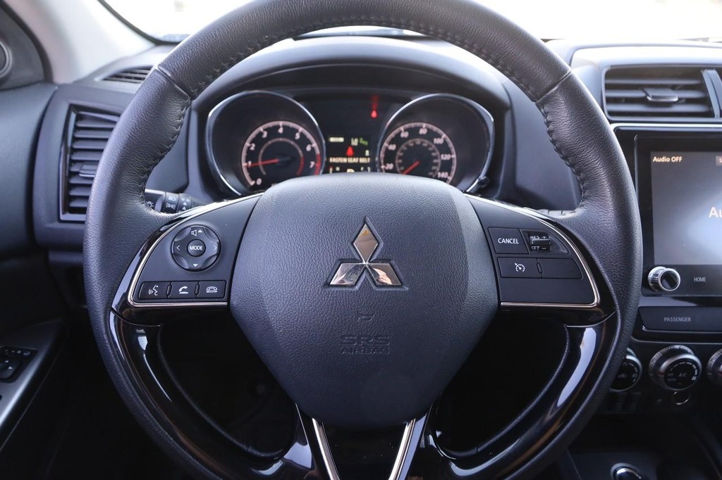 Mitsubishi Outlander Sport Vehicle Image 10