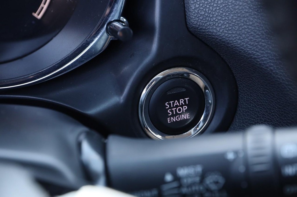 Mitsubishi Outlander Sport Vehicle Image 14