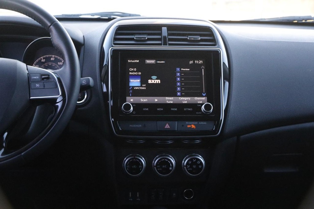 Mitsubishi Outlander Sport Vehicle Image 23