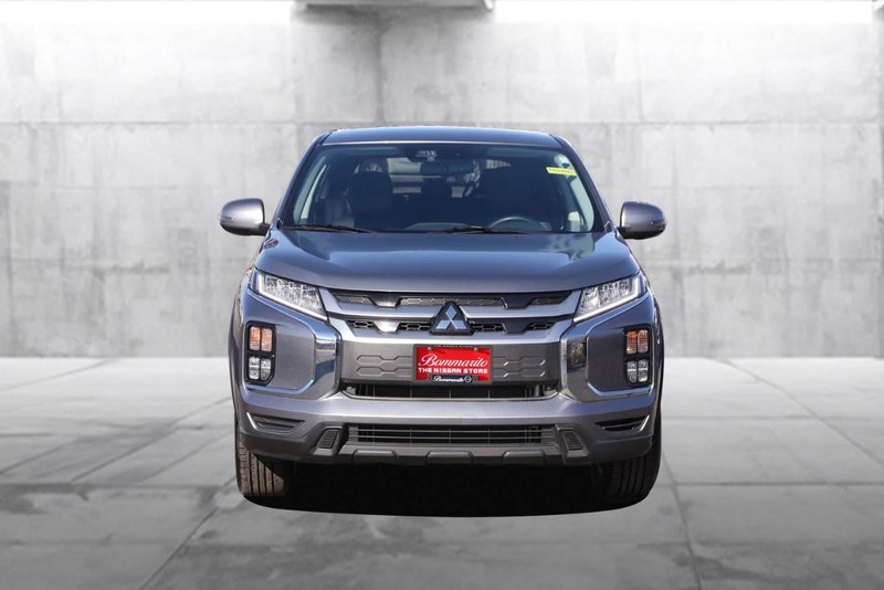 Mitsubishi Outlander Sport Vehicle Image 04