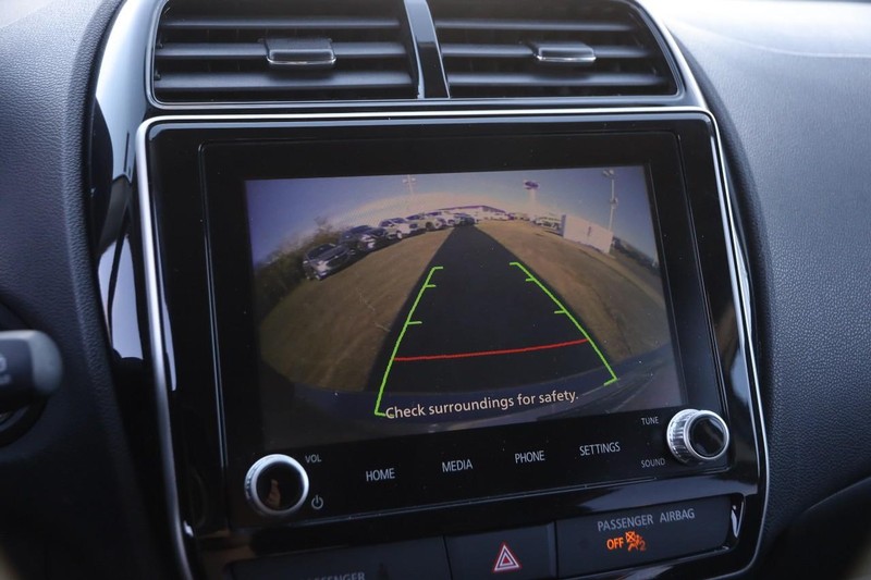 Mitsubishi Outlander Sport Vehicle Image 16