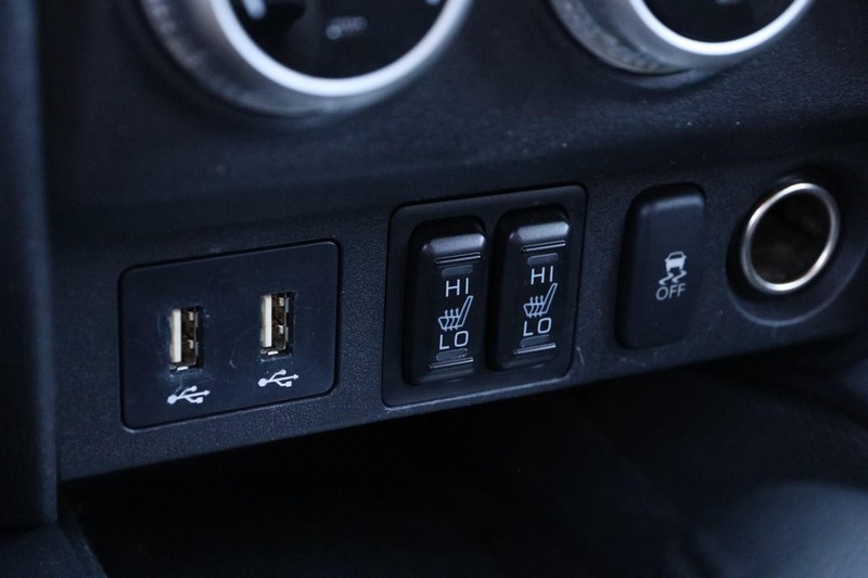 Mitsubishi Outlander Sport Vehicle Image 18