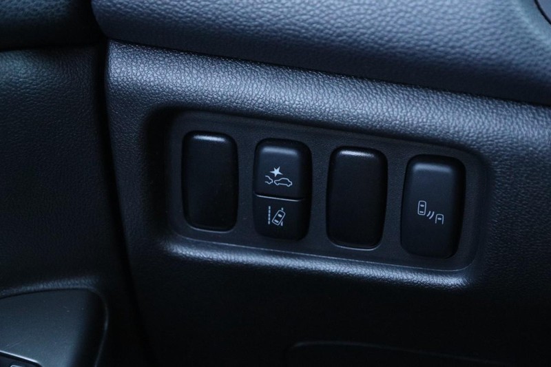 Mitsubishi Outlander Sport Vehicle Image 19