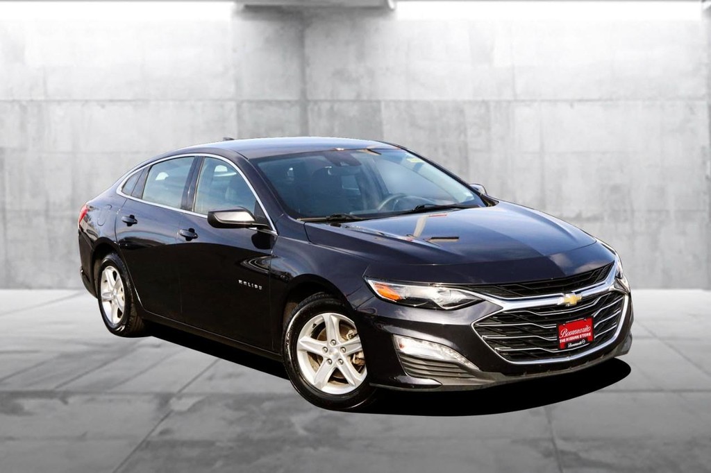 Chevrolet Malibu Vehicle Full-screen Gallery Image 02
