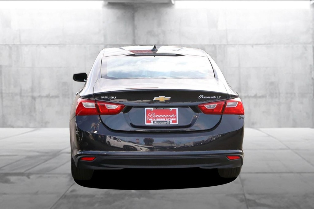 Chevrolet Malibu Vehicle Full-screen Gallery Image 06