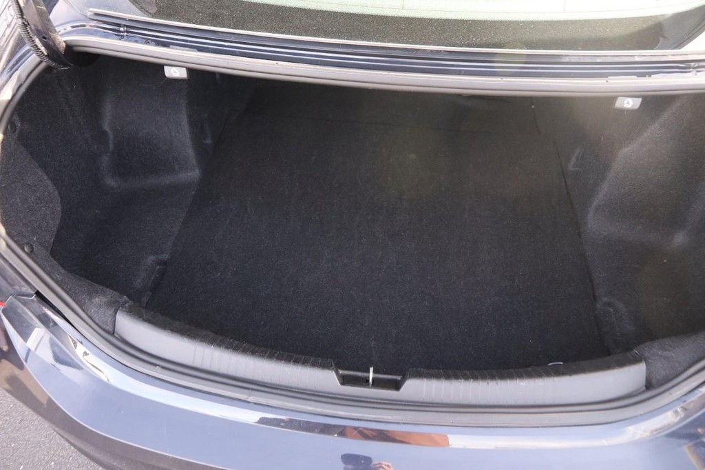 Chevrolet Malibu Vehicle Full-screen Gallery Image 07