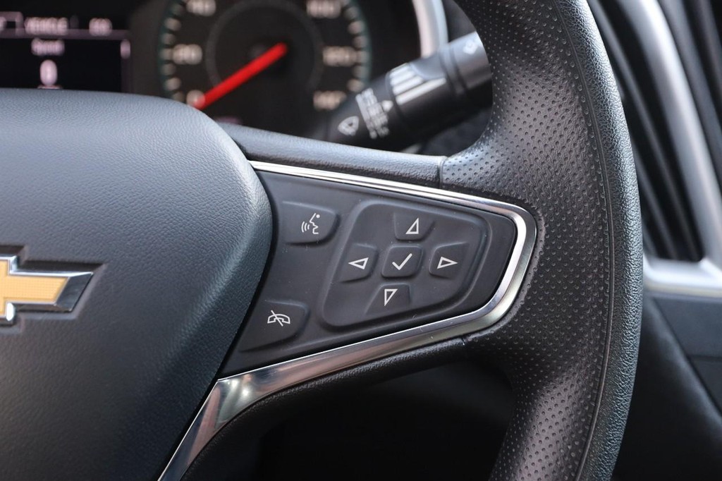 Chevrolet Malibu Vehicle Full-screen Gallery Image 12