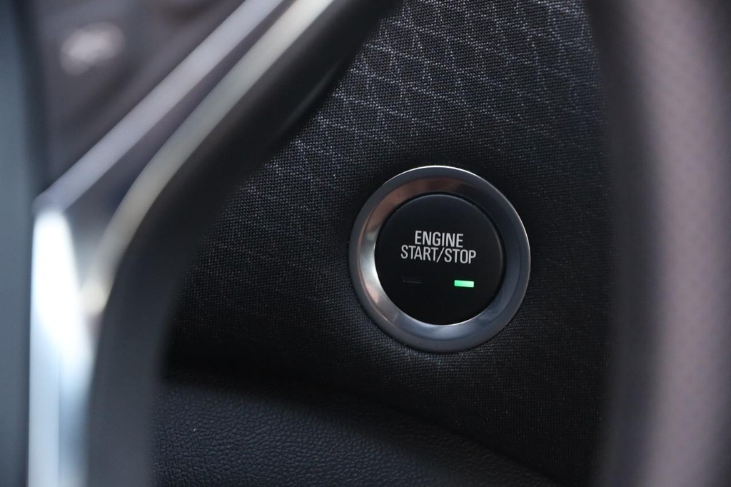 Chevrolet Malibu Vehicle Full-screen Gallery Image 14