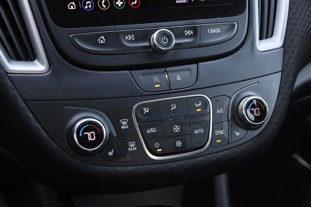 Chevrolet Malibu Vehicle Full-screen Gallery Image 18