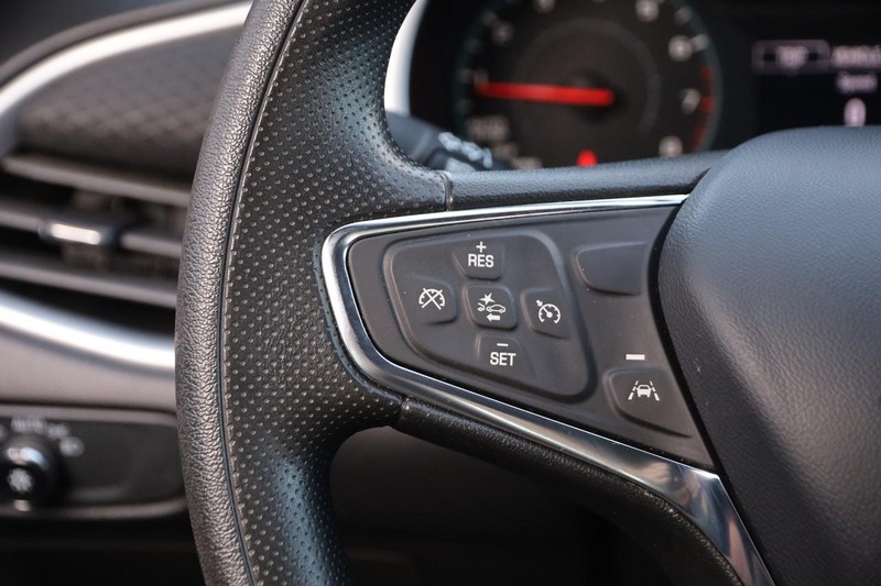 Chevrolet Malibu Vehicle Full-screen Gallery Image 11