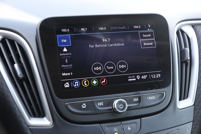 Chevrolet Malibu Vehicle Full-screen Gallery Image 16