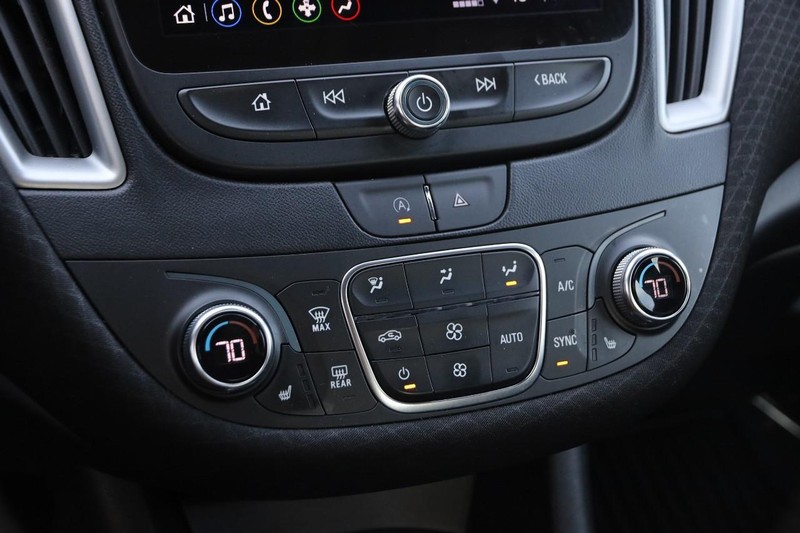 Chevrolet Malibu Vehicle Full-screen Gallery Image 18