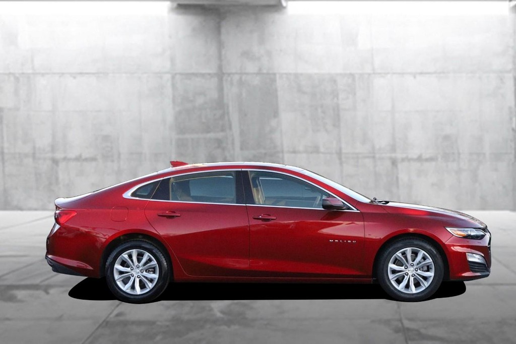 Chevrolet Malibu Vehicle Image 05