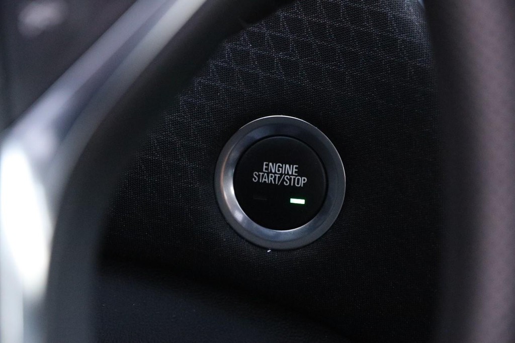 Chevrolet Malibu Vehicle Image 12