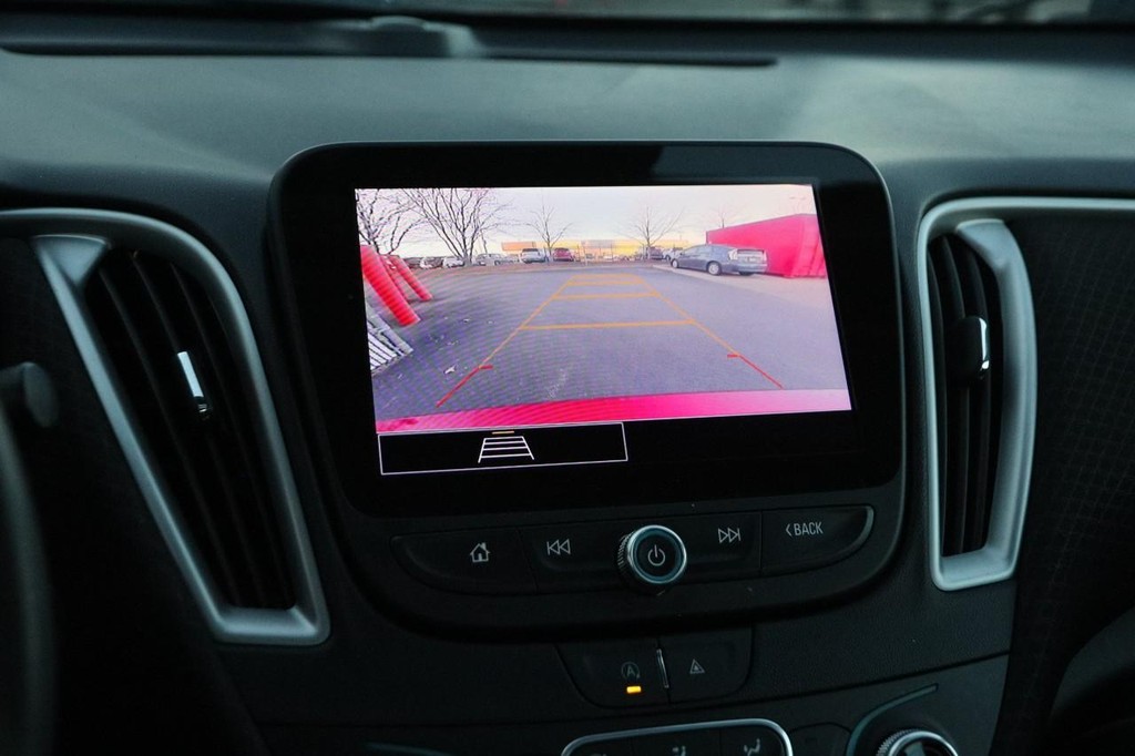 Chevrolet Malibu Vehicle Image 14