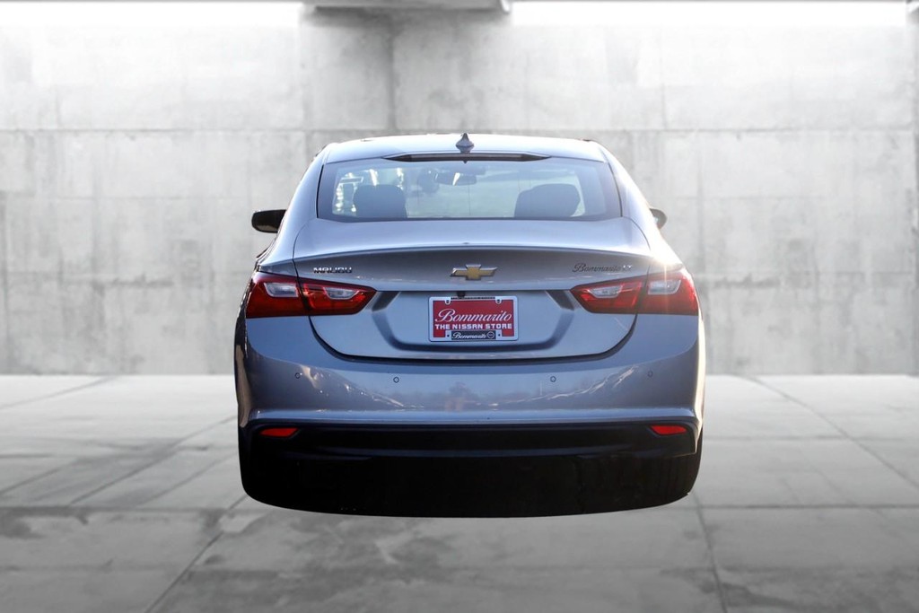 Chevrolet Malibu Vehicle Image 06