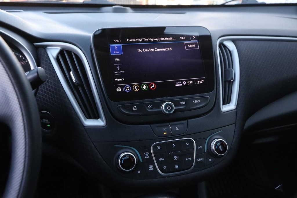 Chevrolet Malibu Vehicle Image 16