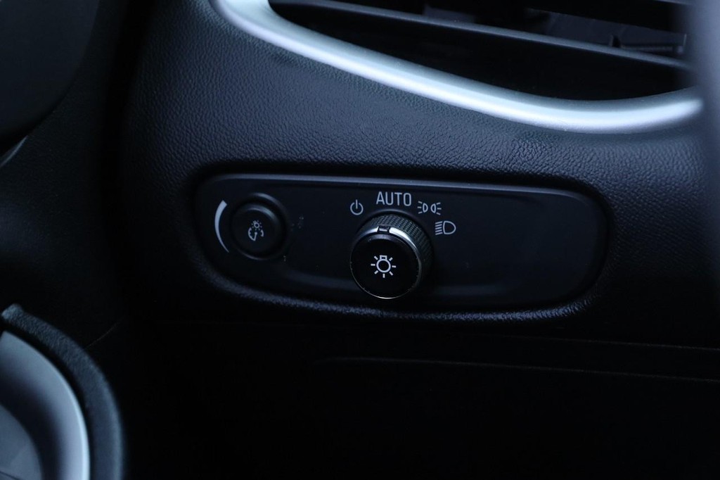 Chevrolet Malibu Vehicle Image 19