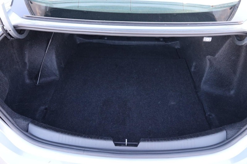 Chevrolet Malibu Vehicle Image 07