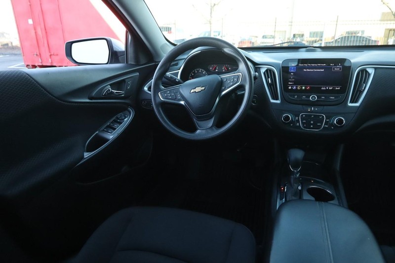 Chevrolet Malibu Vehicle Image 21