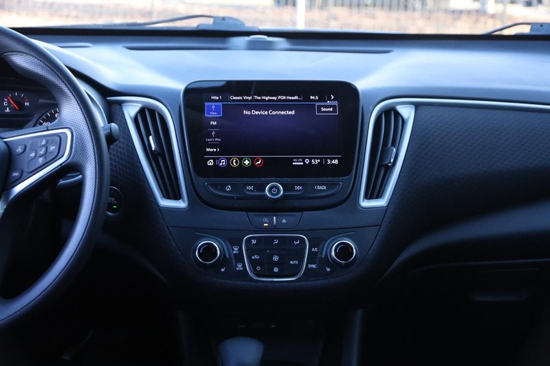 Chevrolet Malibu Vehicle Image 23