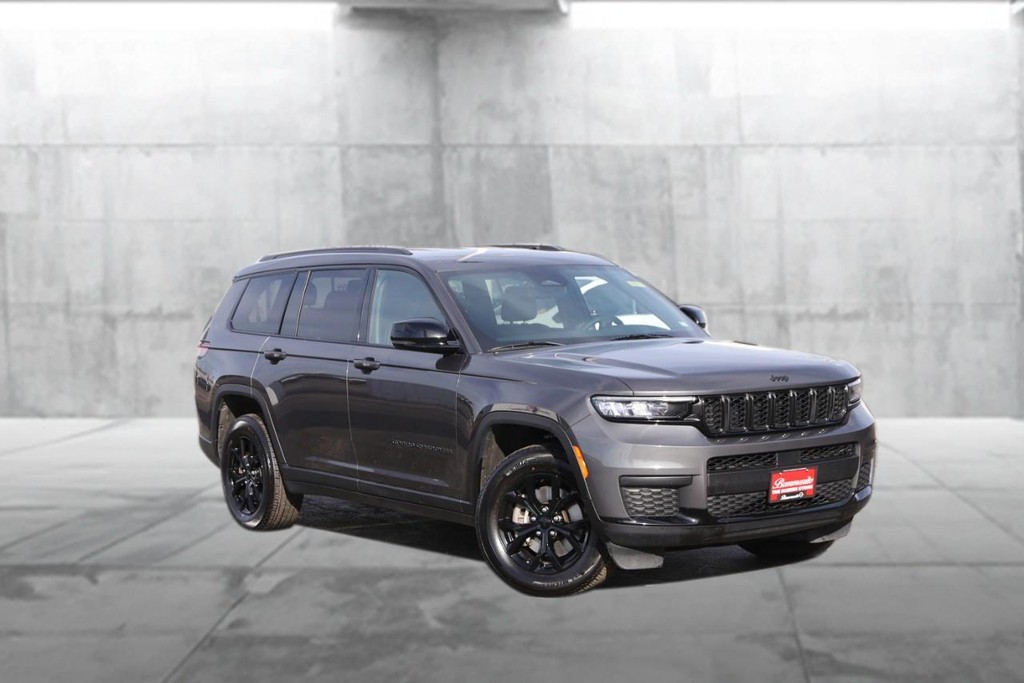 Jeep Grand Cherokee L Vehicle Image 02