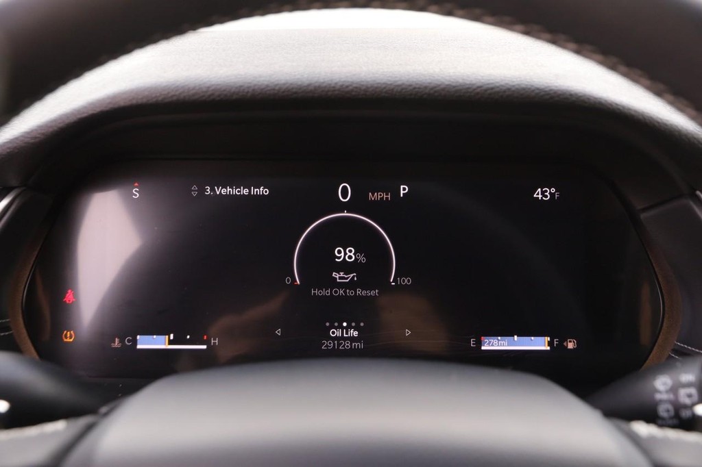 Jeep Grand Cherokee L Vehicle Image 14