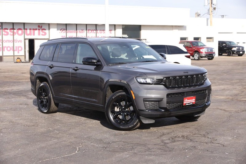 Jeep Grand Cherokee L Vehicle Full-screen Gallery Image 2