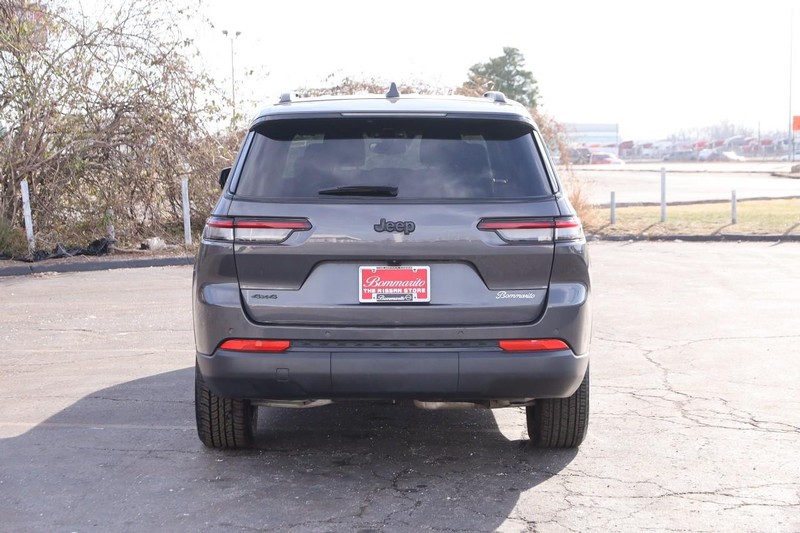 Jeep Grand Cherokee L Vehicle Full-screen Gallery Image 6