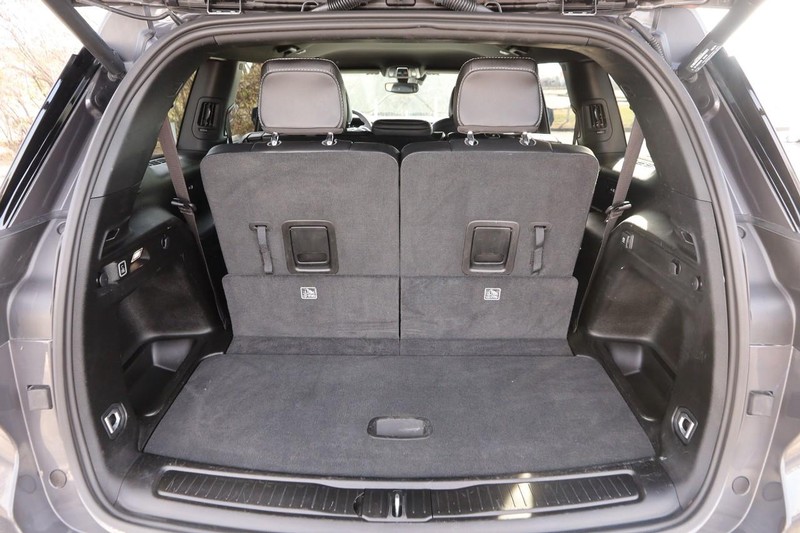 Jeep Grand Cherokee L Vehicle Full-screen Gallery Image 7