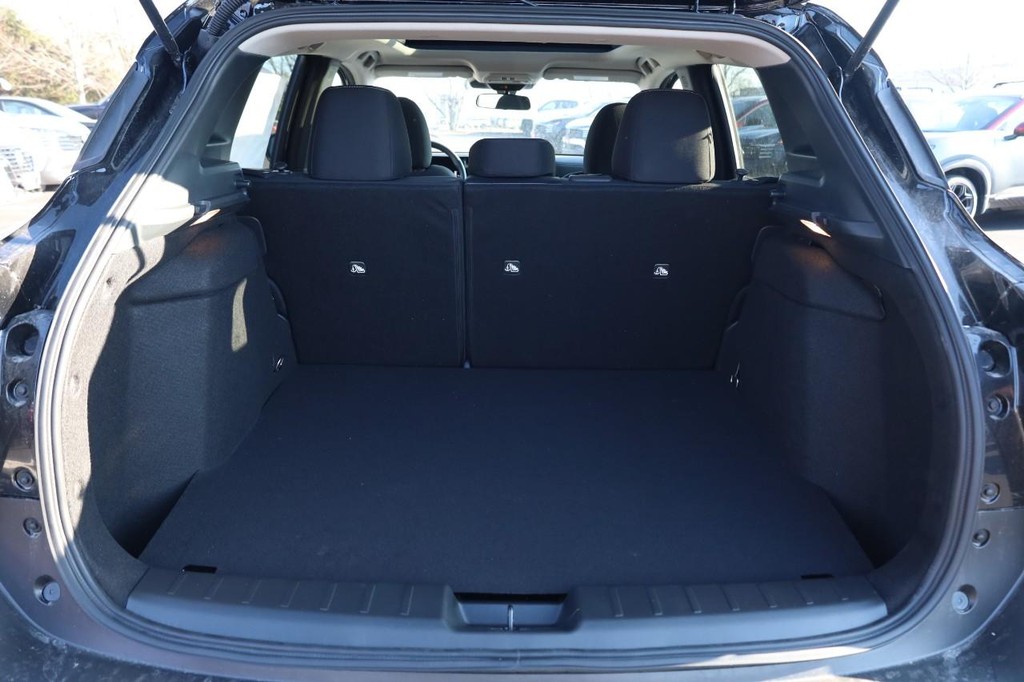 Nissan Kicks Vehicle Image 07