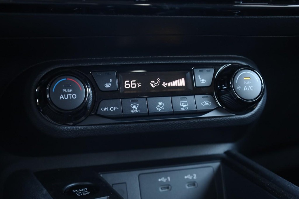 Nissan Kicks Vehicle Image 16