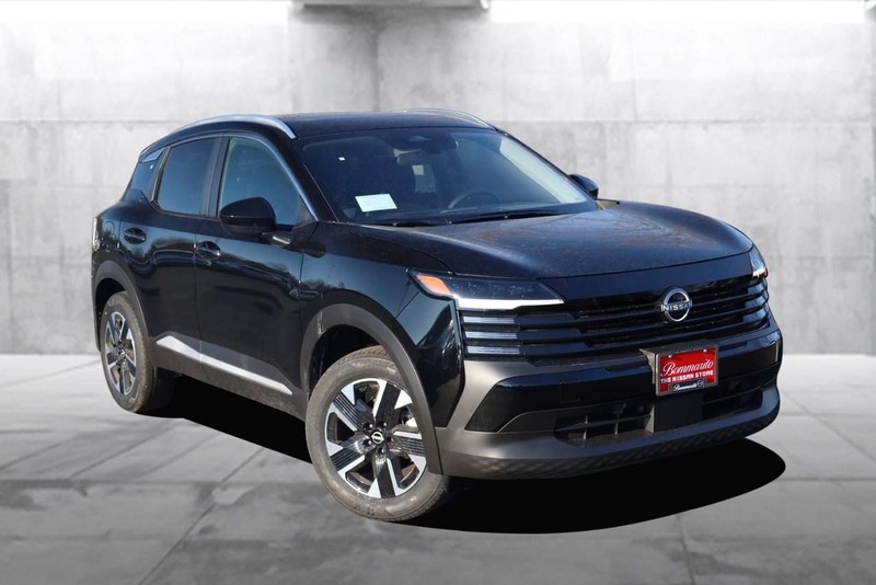 Nissan Kicks Vehicle Image 02