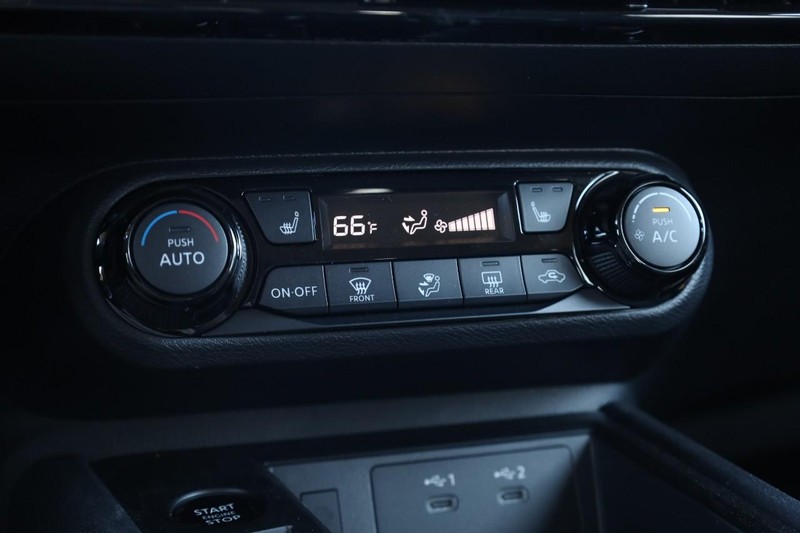 Nissan Kicks Vehicle Image 16