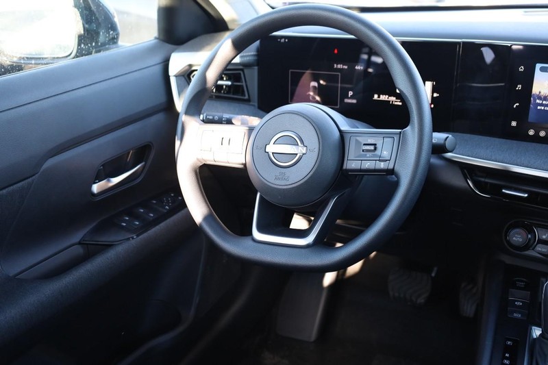 Nissan Kicks Vehicle Image 25