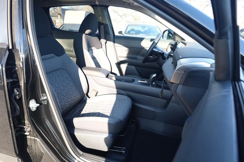 Nissan Kicks Vehicle Image 26