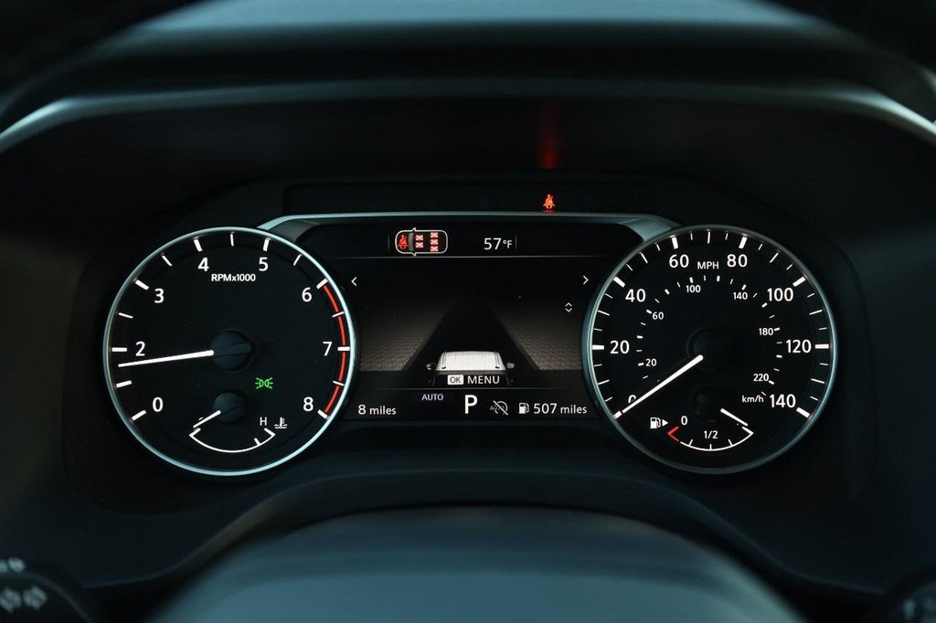 Nissan Rogue Vehicle Image 10