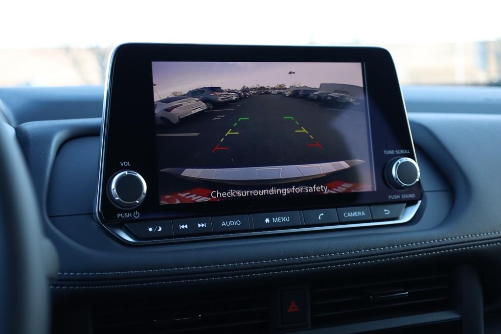 Nissan Rogue Vehicle Image 12