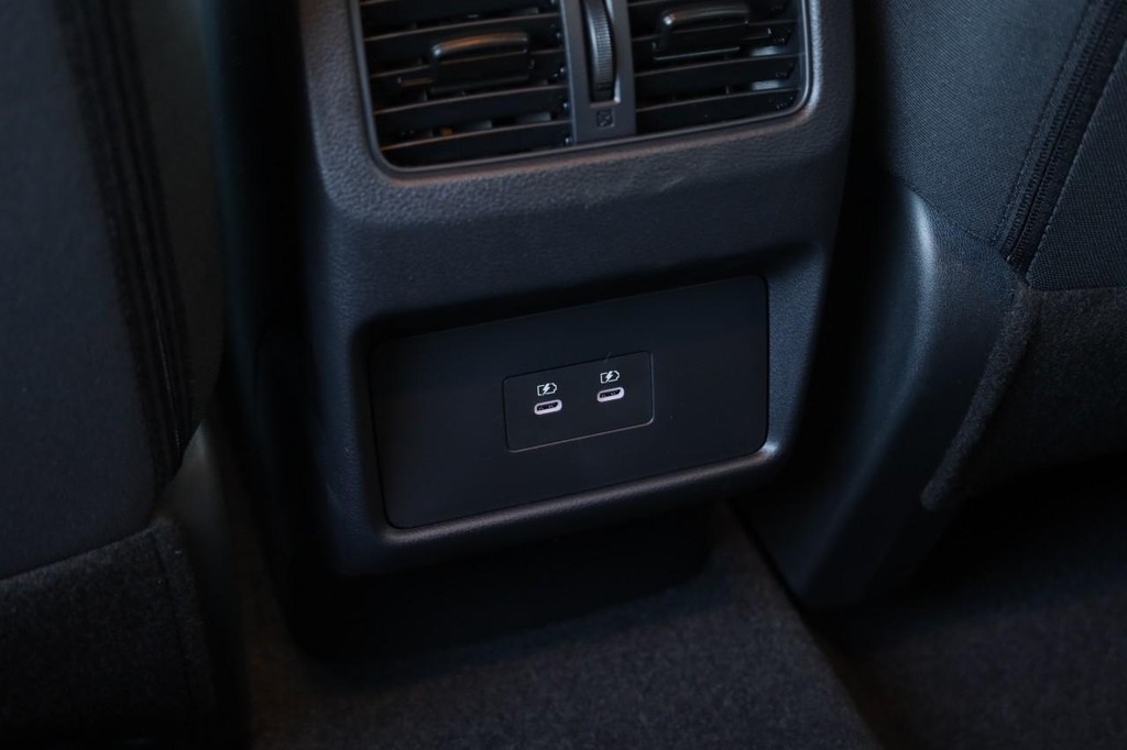 Nissan Rogue Vehicle Image 21