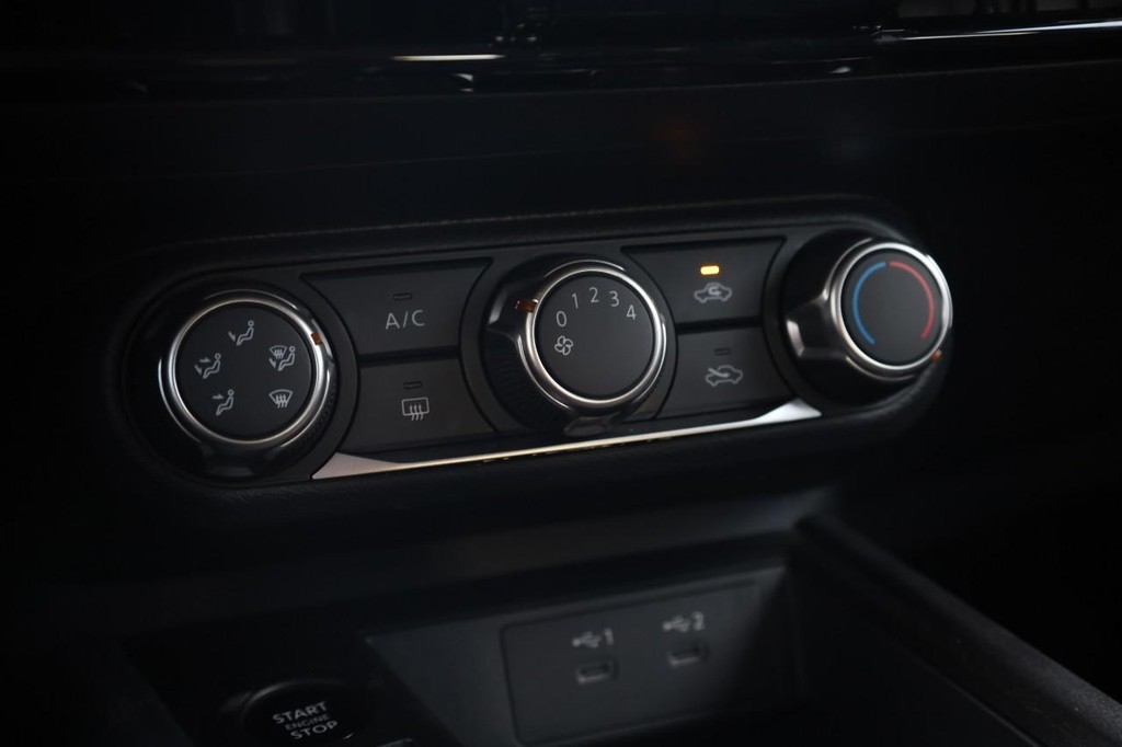 Nissan Kicks Vehicle Image 14