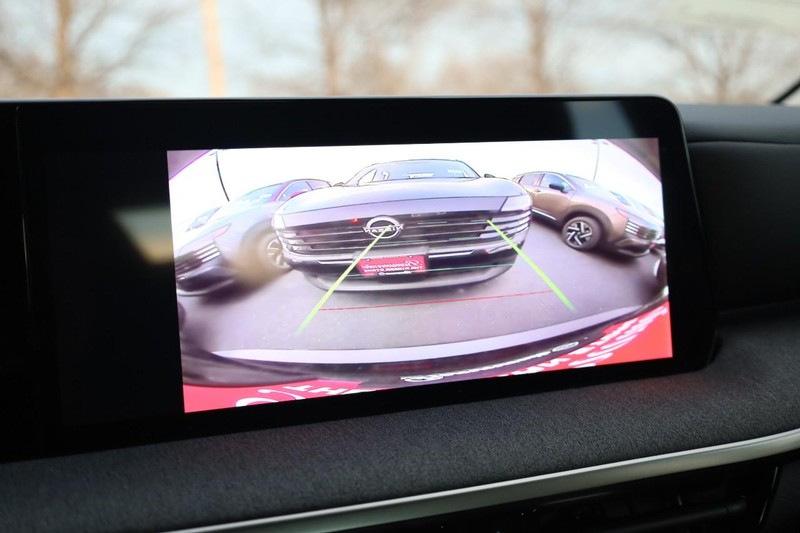 Nissan Kicks Vehicle Image 12