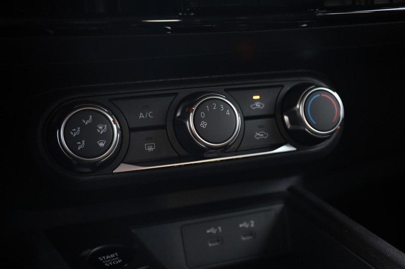 Nissan Kicks Vehicle Image 14