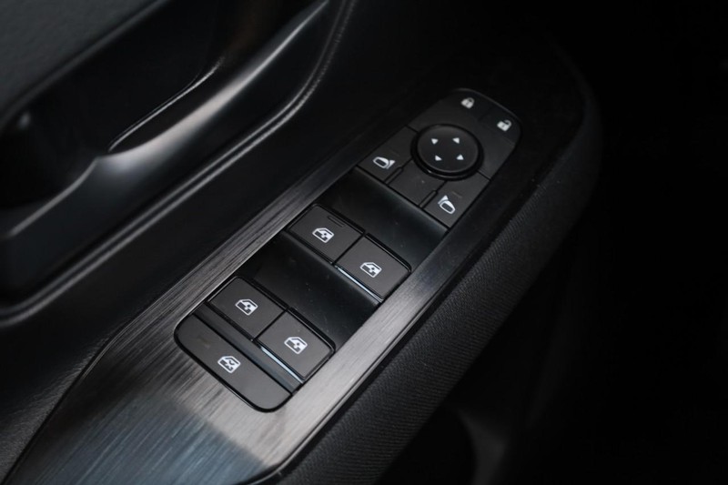 Nissan Kicks Vehicle Image 18