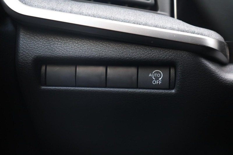 Nissan Kicks Vehicle Image 19