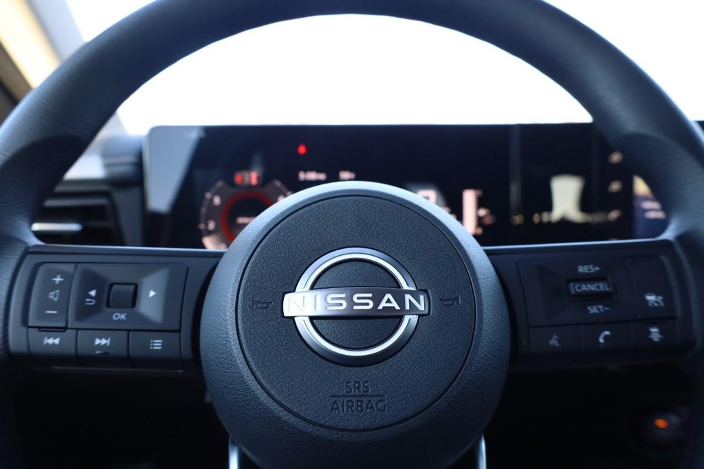 Nissan Kicks Vehicle Image 09