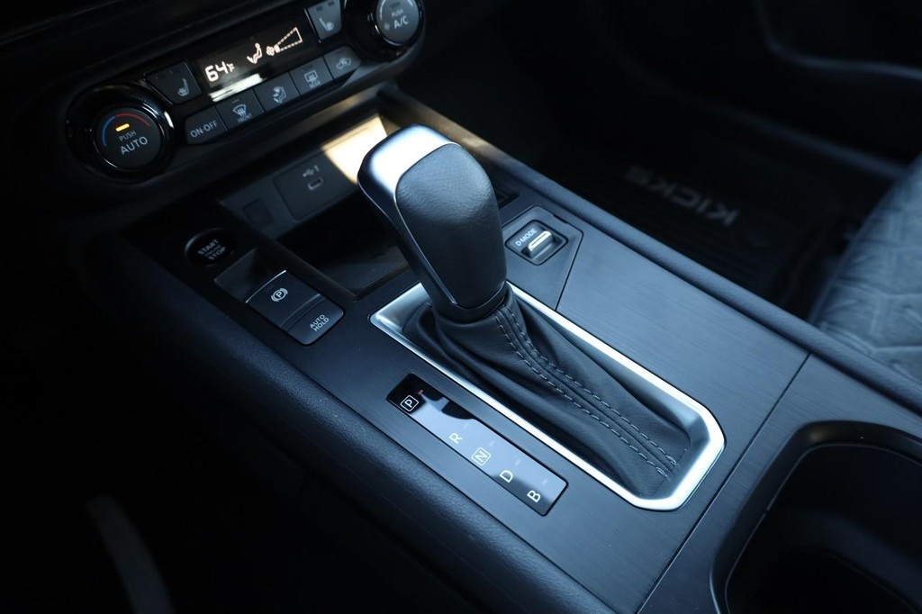 Nissan Kicks Vehicle Image 16